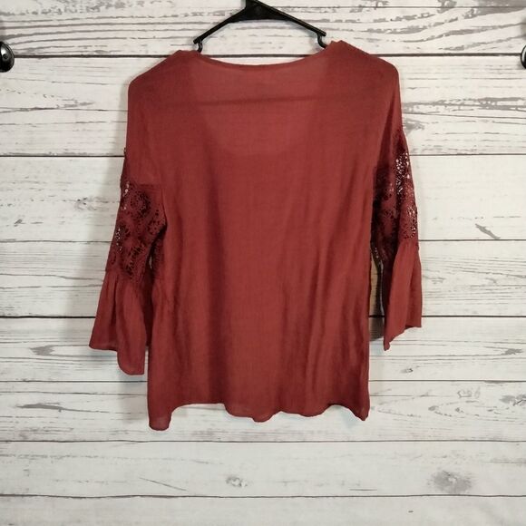 "fyve" woman's shirt  - Picture 3 of 8